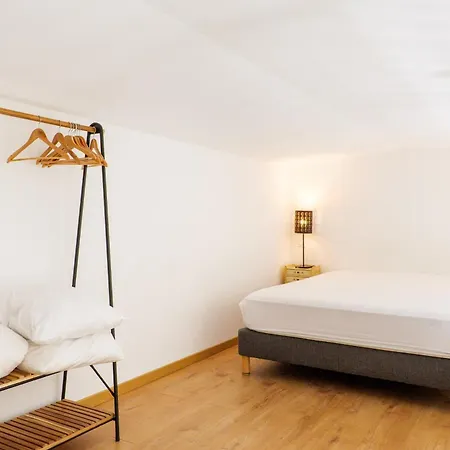 Le Petit Manoir Piscine Partagee *