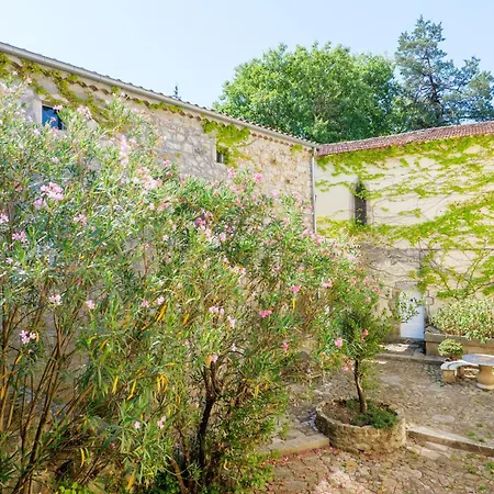 Le Petit Manoir Piscine Partagee Apartament